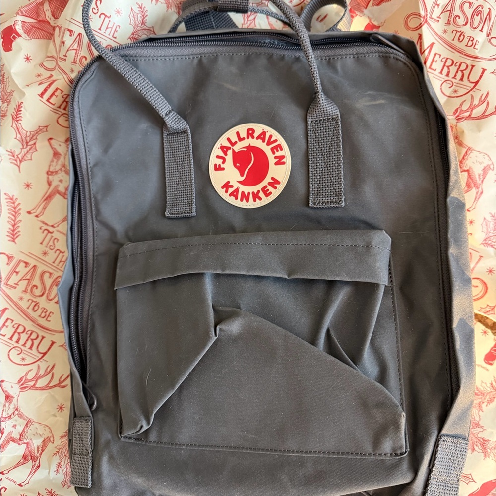 Fjallraven Kånken Charcoal Backpack